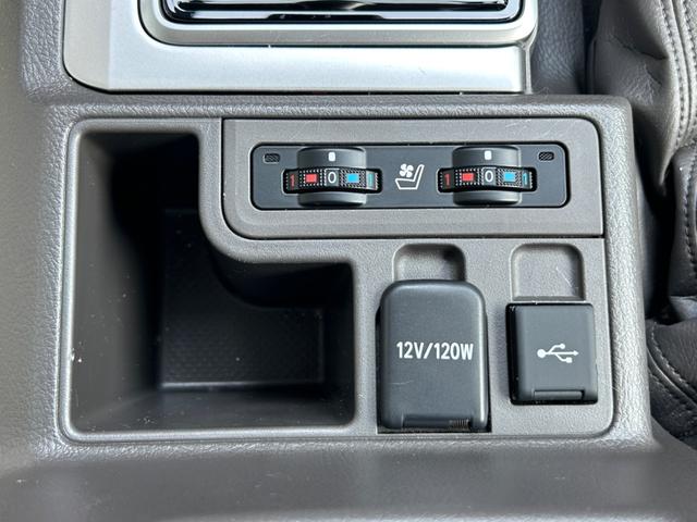 ランドクルーザープラド ＴＸ　Ｌパッケージ　マットブラックエディション　４ＷＤ　サンルーフ　全周囲カメラ　ブラインドスポットモニタ　ベージュレザーシート　シートヒータークーラー　レーダークルーズ　ＥＴＣ２．０　ドライブレコーダー　５人乗り（18枚目）