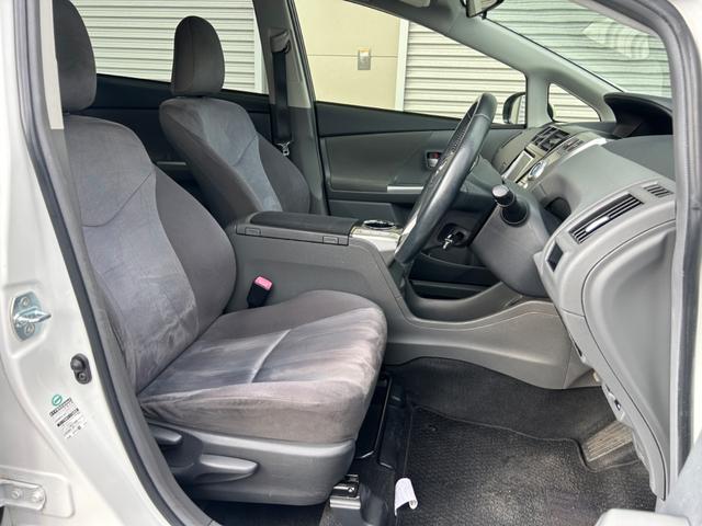 プリウスアルファ Ｇ　ワンオーナー　ナビ　バックカメラ　ＥＴＣ　クルーズコントロール　スマートキーｘ２（9枚目）