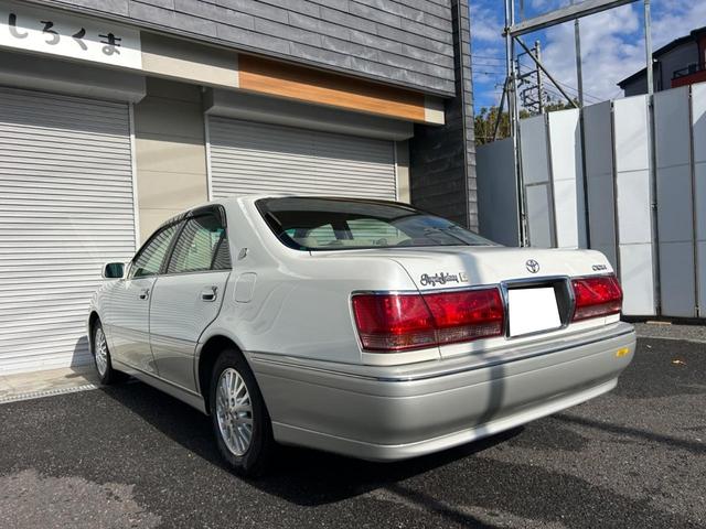 クラウン ロイヤルサルーンG ワンオーナー タイヤ新品(8枚目)