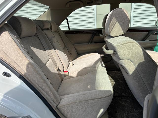 クラウン ロイヤルサルーンG ワンオーナー タイヤ新品(12枚目)