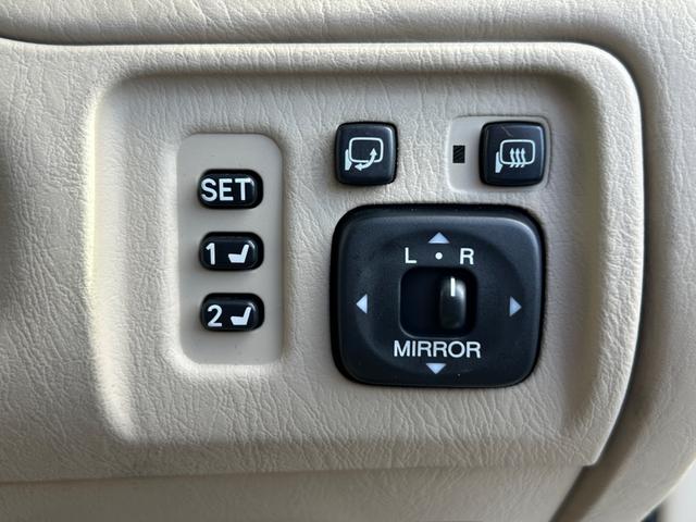 クラウン ロイヤルサルーンG ワンオーナー タイヤ新品(23枚目)