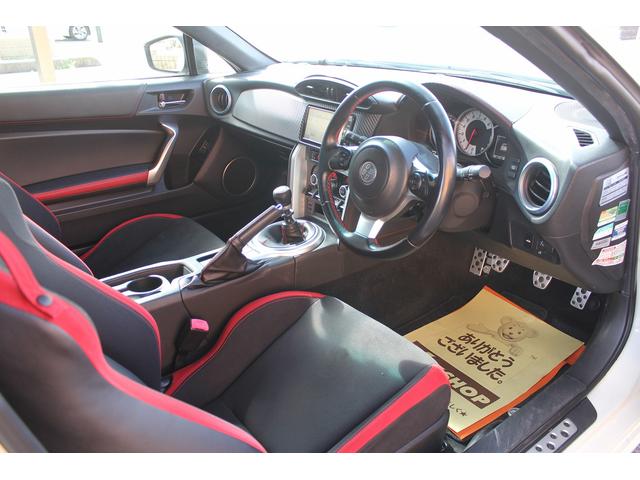 ８６ ＧＴ　修復歴無し・３年保証・６速マニュアル・禁煙車・ＨＫＳ車高調・純正ナビ・バックモニター・スマートキー・オートクルーズコントロール・ＬＥＤヘッドライト・ＥＴＣ２．０・純正アルミ・ＬＥＤフォグ・ＵＳＢ（8枚目）