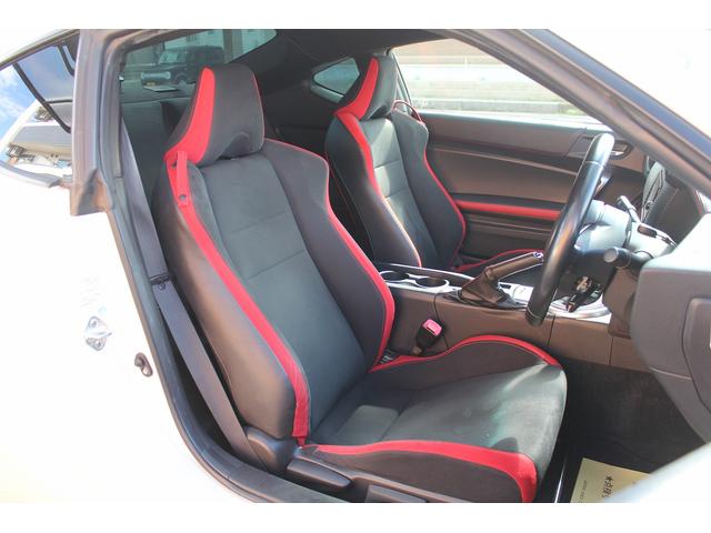 ８６ ＧＴ　修復歴無し・３年保証・６速マニュアル・禁煙車・ＨＫＳ車高調・純正ナビ・バックモニター・スマートキー・オートクルーズコントロール・ＬＥＤヘッドライト・ＥＴＣ２．０・純正アルミ・ＬＥＤフォグ・ＵＳＢ（9枚目）