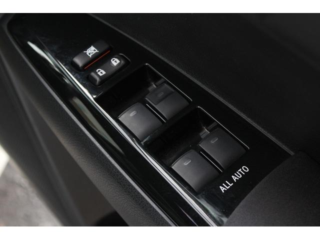 カローラフィールダー ハイブリッドG ダブルバイビー 修復歴無し・3年保証・中期モデル・禁煙車・TRDエアロ・トヨタセーフティセンス・ドラレコ・スマートキー・プッシュスタート・LEDヘッドライト・純正ナビ・バックモニター・純正アルミ・シートヒータ・記録簿(28枚目)