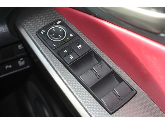 ＩＳ ＩＳ２００ｔ　Ｆスポーツ　修復歴無し・３年保証・後期モデル・禁煙車・新品コーティング施工済・赤シート・純正ワイドナビ・レクサスセーフティシステムプラス・純正ドライブレコーダー・シートヒーター・３眼ＬＥＤライト・ＢＳＭ・ＥＴＣ（30枚目）