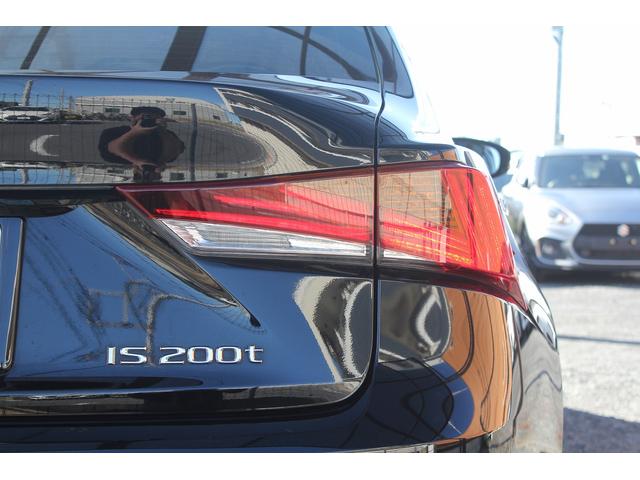 ＩＳ ＩＳ２００ｔ　Ｆスポーツ　修復歴無し・３年保証・後期モデル・禁煙車・新品コーティング施工済・赤シート・純正ワイドナビ・レクサスセーフティシステムプラス・純正ドライブレコーダー・シートヒーター・３眼ＬＥＤライト・ＢＳＭ・ＥＴＣ（53枚目）