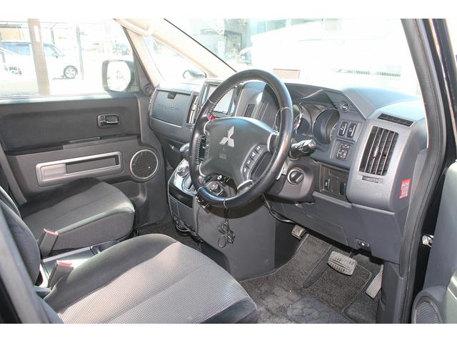 デリカＤ：５ ローデスト　Ｇ　パワーパッケージ　修復歴無し・禁煙車・後期モデル・７人乗りキャプテンシート・後席フリップダウンモニター・純正オプションＲＡＹＺ１８インチメッキアルミ・両側電動スライドドア・スマートキー・ローデストフルエアロ・ＥＴＣ（8枚目）