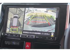 【アラウンドビューカメラ】駐車時に後方がリアルタイム映像で確認できます。大型商業施設や立体駐車場での駐車時や、夜間のバック時に大活躍！運転スキルに関わらず、今や必須となった装備のひとつです！ 3