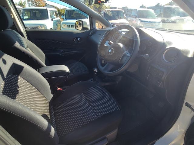 ノート ライダー　アイドルストップ　ＡＢＳ　キーレス　エアバック　パワーステアリング　スマートキー＆プッシュスタート　衝突安全ボディ　エアコン　パワーウィンドウ　盗難防止システム　助手席エアバック　ＥＴＣ（14枚目）