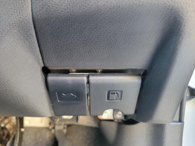 ノート ライダー　アイドルストップ　ＡＢＳ　キーレス　エアバック　パワーステアリング　スマートキー＆プッシュスタート　衝突安全ボディ　エアコン　パワーウィンドウ　盗難防止システム　助手席エアバック　ＥＴＣ（22枚目）