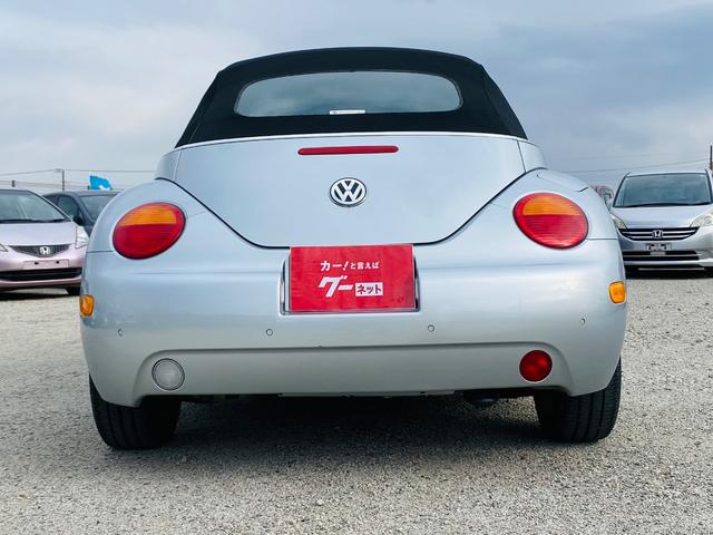 ニュービートルカブリオレ ベースグレード　本革シート　アルミホイール　ＥＴＣ　ポータブルナビ　運転席助手席エアバッグ　盗難防止システム（26枚目）