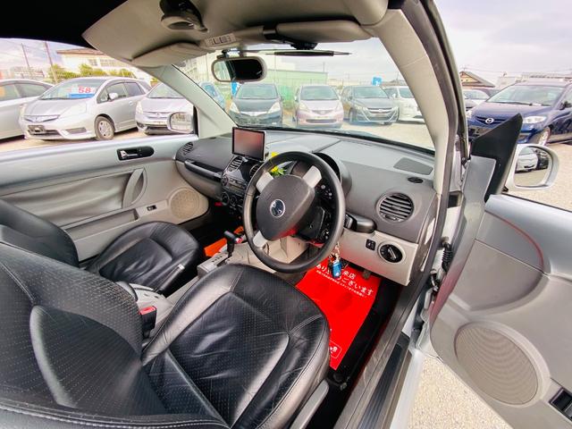 ニュービートルカブリオレ ベースグレード　本革シート　アルミホイール　ＥＴＣ　ポータブルナビ　運転席助手席エアバッグ　盗難防止システム（31枚目）