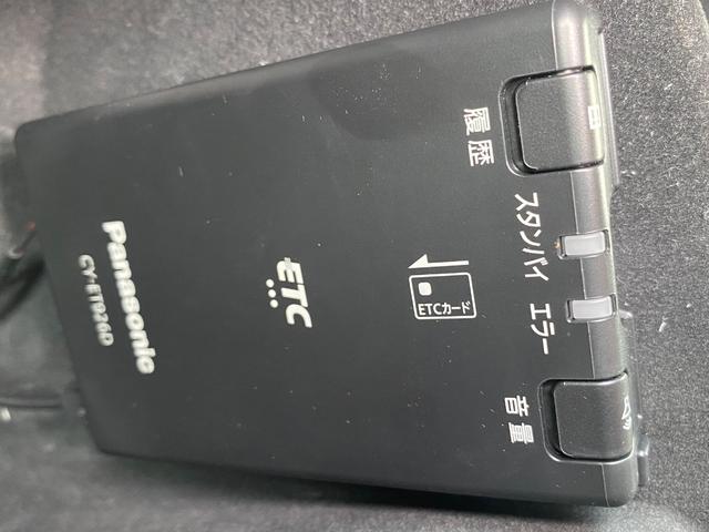 オデッセイ アブソルート　ナビ　バックカメラ　ＥＴＣ　アルミホイール　スマートキー　盗難防止システム　ＡＢＳ　エアバッグ（5枚目）