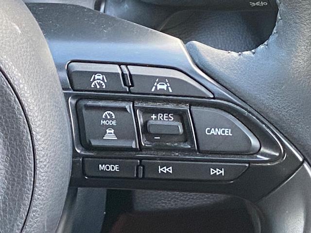 ヤリスクロス ハイブリッドＺ　ＥＴＣ　Ｂｌｕｅｔｏｏｔｈ　キーレスエントリー　スマートキー　４ＷＤ　パワーシート　シートヒーター　バックカメラ	全周囲カメラ　バックカメラ　全周囲カメラ　ＳＤナビ　ＵＳＢ入力端子（13枚目）