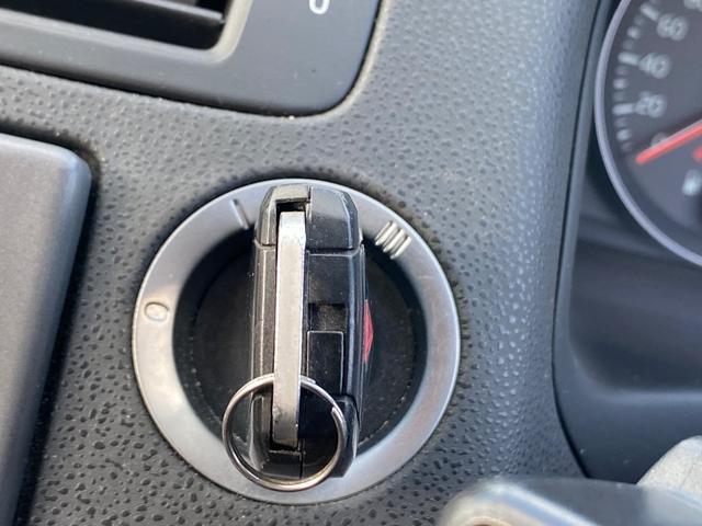 Ｖ５０ ２．４アクティブ　右ハンドル　ＣＤ　ＡＢＳ　盗難防止システム　運転席エアバッグ　助手席エアバッグ　サイドエアバッグ　エアコン　パワーステアリング　パワーウィンドウ　ＡＷ１６インチ（7枚目）