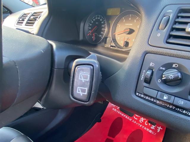 Ｖ５０ ２．４アクティブ　右ハンドル　ＣＤ　ＡＢＳ　盗難防止システム　運転席エアバッグ　助手席エアバッグ　サイドエアバッグ　エアコン　パワーステアリング　パワーウィンドウ　ＡＷ１６インチ（15枚目）