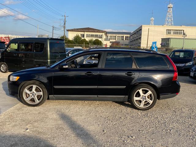 Ｖ５０ ２．４アクティブ　右ハンドル　ＣＤ　ＡＢＳ　盗難防止システム　運転席エアバッグ　助手席エアバッグ　サイドエアバッグ　エアコン　パワーステアリング　パワーウィンドウ　ＡＷ１６インチ（39枚目）