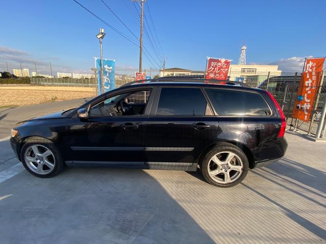 Ｖ５０ ２．４アクティブ　右ハンドル　ＣＤ　ＡＢＳ　盗難防止システム　運転席エアバッグ　助手席エアバッグ　サイドエアバッグ　エアコン　パワーステアリング　パワーウィンドウ　ＡＷ１６インチ（53枚目）