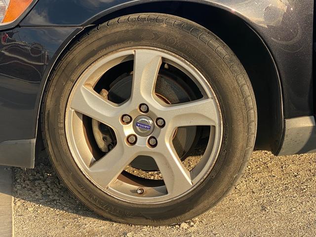 Ｖ５０ ２．４アクティブ　右ハンドル　ＣＤ　ＡＢＳ　盗難防止システム　運転席エアバッグ　助手席エアバッグ　サイドエアバッグ　エアコン　パワーステアリング　パワーウィンドウ　ＡＷ１６インチ（75枚目）