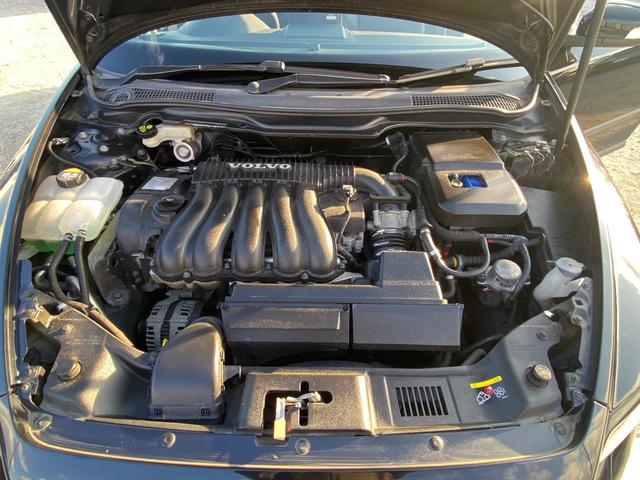 Ｖ５０ ２．４アクティブ　右ハンドル　ＣＤ　ＡＢＳ　盗難防止システム　運転席エアバッグ　助手席エアバッグ　サイドエアバッグ　エアコン　パワーステアリング　パワーウィンドウ　ＡＷ１６インチ（78枚目）