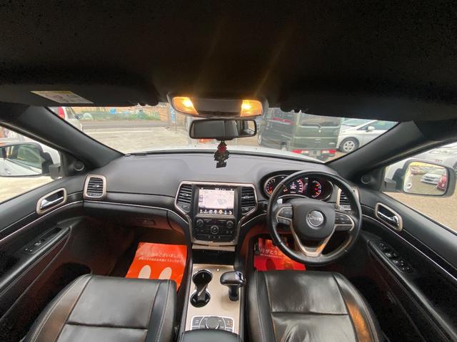 ジープ・グランドチェロキー リミテッド　ナビ　ＣＤ　４ＷＤ　盗難防止システム　ＡＢＳ　運転席エアバッグ　助手席エアバッグ　サイドエアバッグ　パワーシート　エアコン　パワーステアリング　パワーウィンドウ　ＨＩＤ　オートクルーズコントロール（12枚目）