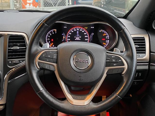 ジープ・グランドチェロキー リミテッド　ナビ　ＣＤ　４ＷＤ　盗難防止システム　ＡＢＳ　運転席エアバッグ　助手席エアバッグ　サイドエアバッグ　パワーシート　エアコン　パワーステアリング　パワーウィンドウ　ＨＩＤ　オートクルーズコントロール（55枚目）