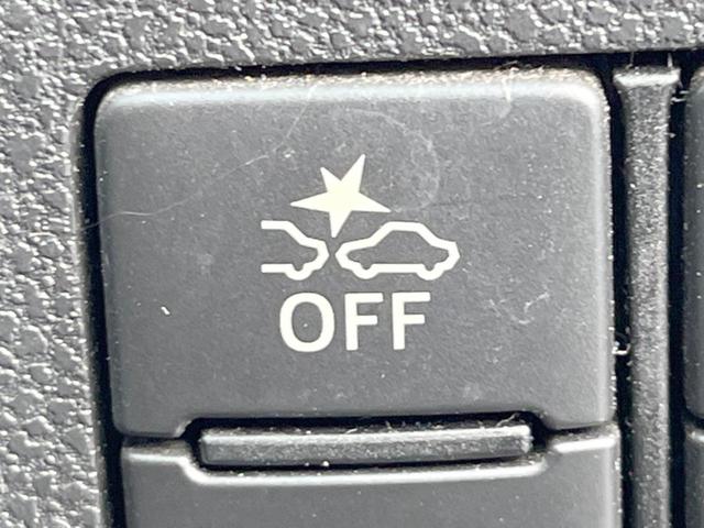 【スマートアシスト】走行中に前方の車両等を認識し、衝突しそうな時は警報とブレーキで衝突回避と被害軽減をアシスト。より安全にドライブをお楽しみいただけます。