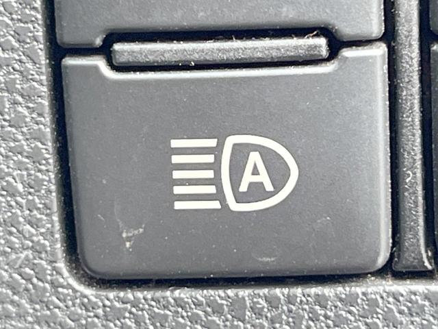 【オートハイビーム】夜間の安全走行に役立つ便利な機能！先行車や対向車を検知し、ハイビームとロービームを切り替えてくれます♪