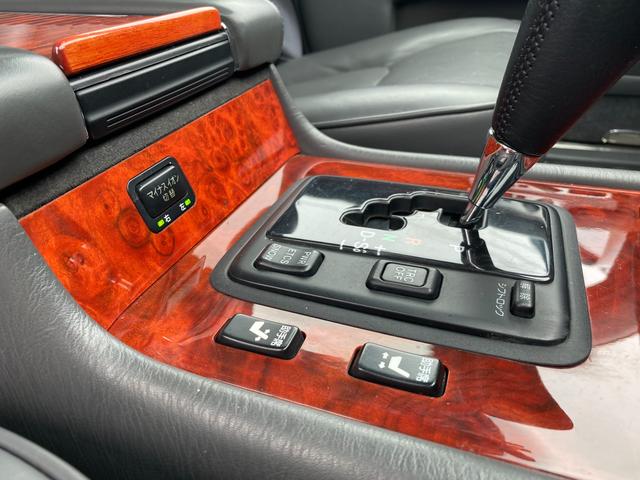 トヨタ センチュリー フロアシフト 純正ナビ 後席モニター 本革シート ledテールランプ クルコン シートヒーター 139 9万円 平成18年 06年 神奈川県 中古車 価格 Com トヨタ センチュリー フロアシフト 純正ナビ 後席モニター 本革シート ledテールランプ クルコン シートヒーター 139 9万円 平成18年 06年 神奈川県 中古車 価格 Com