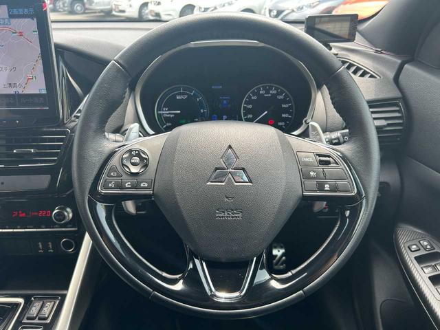 エクリプスクロスＰＨＥＶ Ｐ　ツインルーフ／Ａｐｐｌｅ　ＣａｒＰｌａｙ／ルーフレール／Ｓ－ＡＷＣ／ｅ－アシスト／アラウンドビューモニター／左右独立オートエアコン／シートヒーター／ハンドルヒーター／ダウンヒルアシストコントロール（13枚目）