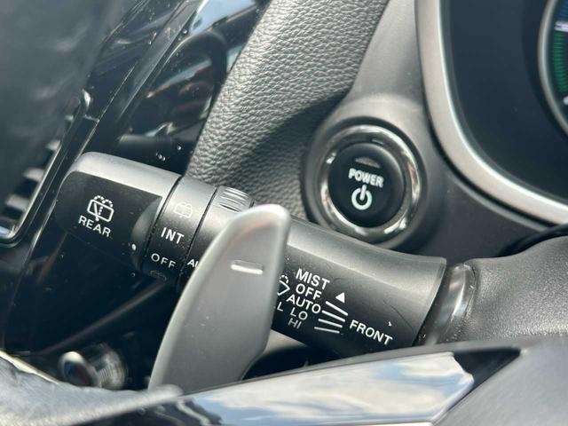 エクリプスクロスＰＨＥＶ Ｐ　ツインルーフ／Ａｐｐｌｅ　ＣａｒＰｌａｙ／ルーフレール／Ｓ－ＡＷＣ／ｅ－アシスト／アラウンドビューモニター／左右独立オートエアコン／シートヒーター／ハンドルヒーター／ダウンヒルアシストコントロール（16枚目）