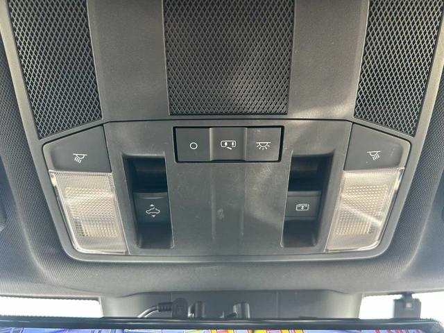エクリプスクロスＰＨＥＶ Ｐ　ツインルーフ／Ａｐｐｌｅ　ＣａｒＰｌａｙ／ルーフレール／Ｓ－ＡＷＣ／ｅ－アシスト／アラウンドビューモニター／左右独立オートエアコン／シートヒーター／ハンドルヒーター／ダウンヒルアシストコントロール（22枚目）