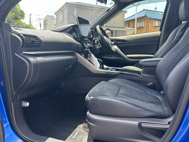 エクリプスクロスＰＨＥＶ Ｐ　ツインルーフ／Ａｐｐｌｅ　ＣａｒＰｌａｙ／ルーフレール／Ｓ－ＡＷＣ／ｅ－アシスト／アラウンドビューモニター／左右独立オートエアコン／シートヒーター／ハンドルヒーター／ダウンヒルアシストコントロール（32枚目）