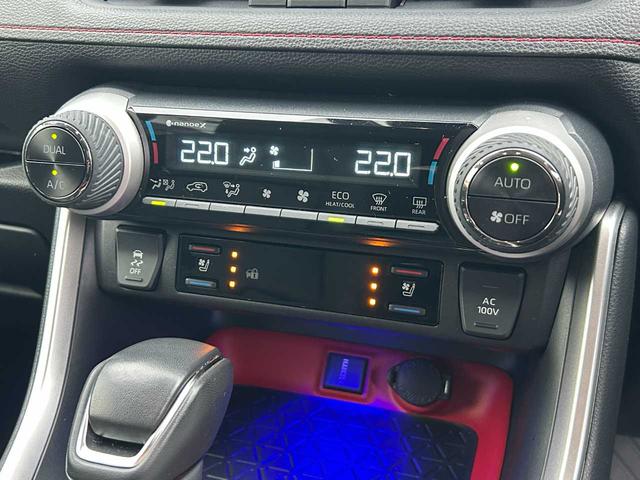 RAV4 ハイブリッドアドベンチャー オフロードパッケージII パノラミックビューモニター/デジタルインナーミラー/ラゲッジルーム/寒冷地仕様/コーナーセンサー/ブラインドスポットモニター/リアフォグランプ/合皮スポーティシート/純正ナビ/Bluetooth(8枚目)