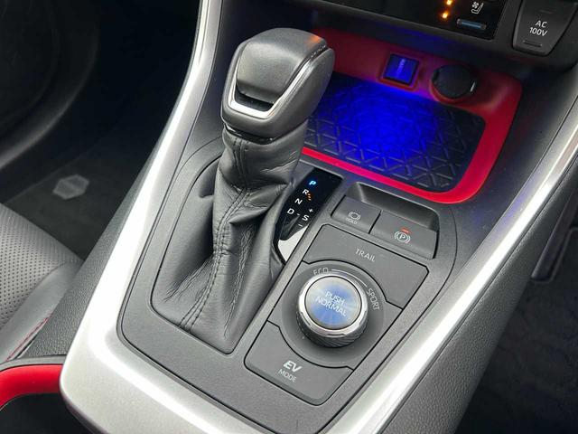 RAV4 ハイブリッドアドベンチャー オフロードパッケージII パノラミックビューモニター/デジタルインナーミラー/ラゲッジルーム/寒冷地仕様/コーナーセンサー/ブラインドスポットモニター/リアフォグランプ/合皮スポーティシート/純正ナビ/Bluetooth(9枚目)