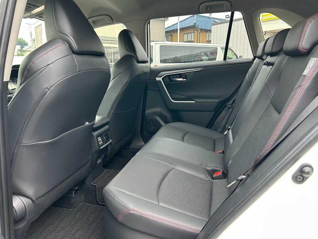 RAV4 ハイブリッドアドベンチャー オフロードパッケージII パノラミックビューモニター/デジタルインナーミラー/ラゲッジルーム/寒冷地仕様/コーナーセンサー/ブラインドスポットモニター/リアフォグランプ/合皮スポーティシート/純正ナビ/Bluetooth(29枚目)