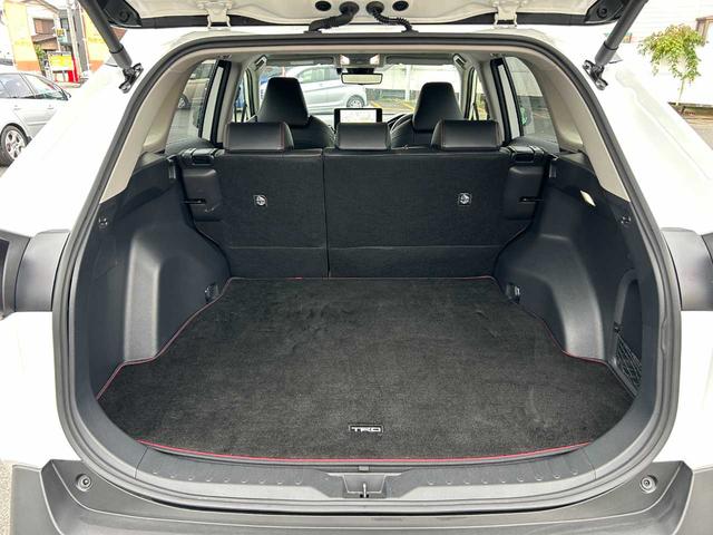 RAV4 ハイブリッドアドベンチャー オフロードパッケージII パノラミックビューモニター/デジタルインナーミラー/ラゲッジルーム/寒冷地仕様/コーナーセンサー/ブラインドスポットモニター/リアフォグランプ/合皮スポーティシート/純正ナビ/Bluetooth(31枚目)