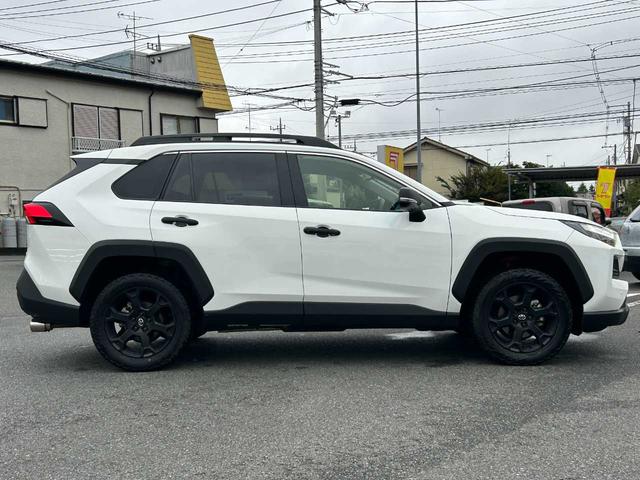 RAV4 ハイブリッドアドベンチャー オフロードパッケージII パノラミックビューモニター/デジタルインナーミラー/ラゲッジルーム/寒冷地仕様/コーナーセンサー/ブラインドスポットモニター/リアフォグランプ/合皮スポーティシート/純正ナビ/Bluetooth(37枚目)