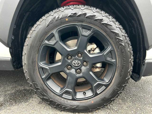 RAV4 ハイブリッドアドベンチャー オフロードパッケージII パノラミックビューモニター/デジタルインナーミラー/ラゲッジルーム/寒冷地仕様/コーナーセンサー/ブラインドスポットモニター/リアフォグランプ/合皮スポーティシート/純正ナビ/Bluetooth(49枚目)