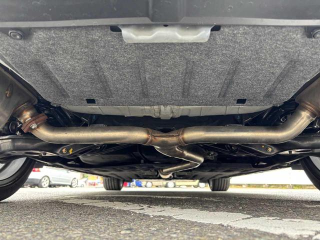 シビック ＥＸ　テールゲートスポイラー／Ｆロアスカート／無限ロア・アイライン・ドアハンドルプロテクター／６ＭＴ／ＢＯＳＥサウンド／プレミアムタイプマット／パドルライト／サイドステップガーニッシュ／純正ナビ（51枚目）