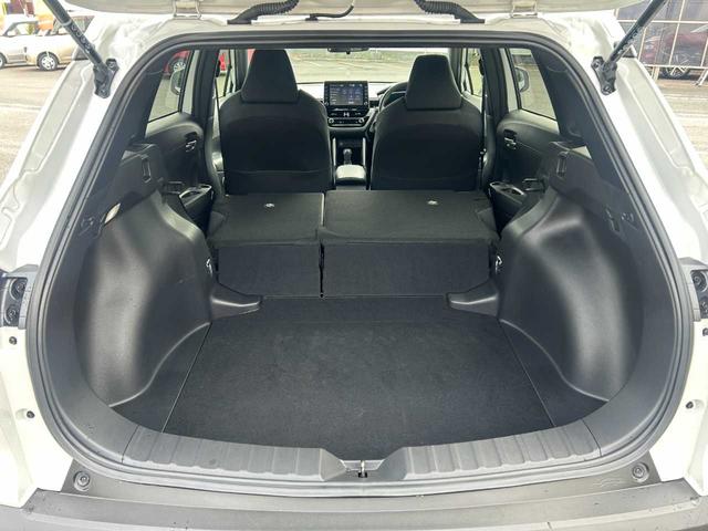 カローラクロス Ｓ　ＢＳＭ／純正９インチナビ／パノラミックビューモニター／フルセグ／ＡＣＣ／Ｔ－Ｃｏｎｎｅｃｔ／クリアランスソナー／衝突被害軽減／レーンキープ／横滑り防止／純正１７ＡＷ／ＥＴＣ２．０／前後ドラレコ／ＥＴＣ（28枚目）