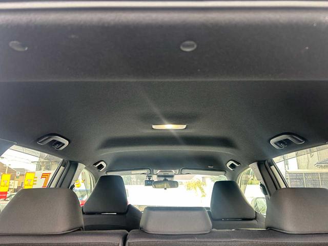 カローラクロス Ｓ　ＢＳＭ／純正９インチナビ／パノラミックビューモニター／フルセグ／ＡＣＣ／Ｔ－Ｃｏｎｎｅｃｔ／クリアランスソナー／衝突被害軽減／レーンキープ／横滑り防止／純正１７ＡＷ／ＥＴＣ２．０／前後ドラレコ／ＥＴＣ（29枚目）