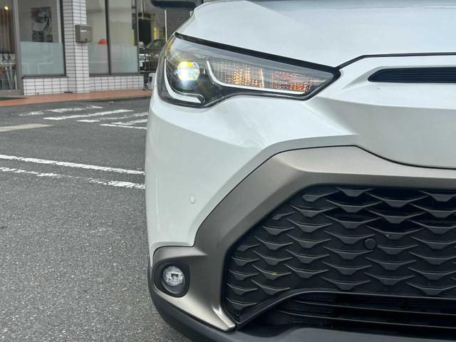 カローラクロス Ｓ　ＢＳＭ／純正９インチナビ／パノラミックビューモニター／フルセグ／ＡＣＣ／Ｔ－Ｃｏｎｎｅｃｔ／クリアランスソナー／衝突被害軽減／レーンキープ／横滑り防止／純正１７ＡＷ／ＥＴＣ２．０／前後ドラレコ／ＥＴＣ（39枚目）