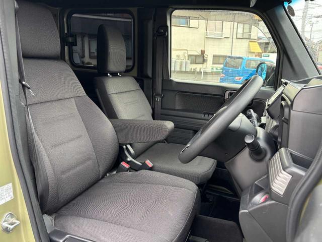 ドライバー目線に立った、座り心地の良い快適なシートです☆