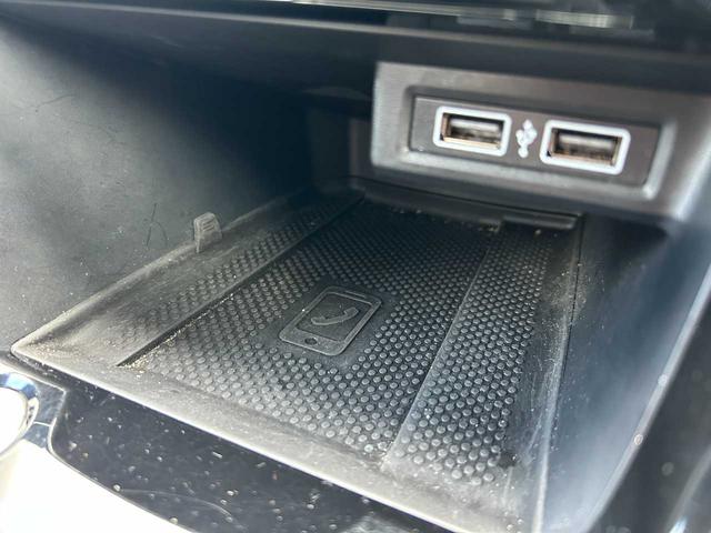 Ｔ－クロス ＴＳＩ　１ｓｔプラス　純正ナビ／ＡｐｐｌｅＣａｒＰｌａｙ／クリアランスソナー／バックカメラ／クルコン／衝突軽減／レーンキープ／横滑防止／置くだけ充電／Ｐアシスト／ＢＳＭ／前後ドラレコ／フルセグ／ＥＴＣ２．０／スマートキー（10枚目）