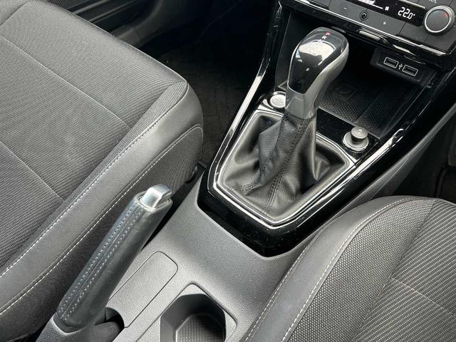 Ｔ－クロス ＴＳＩ　１ｓｔプラス　純正ナビ／ＡｐｐｌｅＣａｒＰｌａｙ／クリアランスソナー／バックカメラ／クルコン／衝突軽減／レーンキープ／横滑防止／置くだけ充電／Ｐアシスト／ＢＳＭ／前後ドラレコ／フルセグ／ＥＴＣ２．０／スマートキー（13枚目）