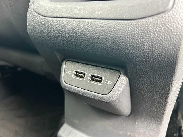 Ｔ－クロス ＴＳＩ　１ｓｔプラス　純正ナビ／ＡｐｐｌｅＣａｒＰｌａｙ／クリアランスソナー／バックカメラ／クルコン／衝突軽減／レーンキープ／横滑防止／置くだけ充電／Ｐアシスト／ＢＳＭ／前後ドラレコ／フルセグ／ＥＴＣ２．０／スマートキー（23枚目）