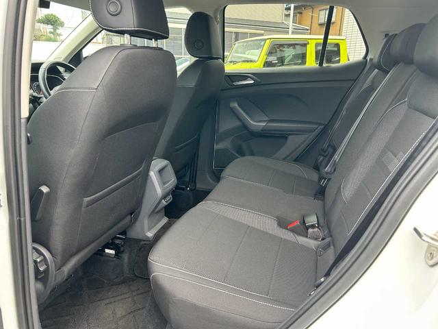 Ｔ－クロス ＴＳＩ　１ｓｔプラス　純正ナビ／ＡｐｐｌｅＣａｒＰｌａｙ／クリアランスソナー／バックカメラ／クルコン／衝突軽減／レーンキープ／横滑防止／置くだけ充電／Ｐアシスト／ＢＳＭ／前後ドラレコ／フルセグ／ＥＴＣ２．０／スマートキー（25枚目）