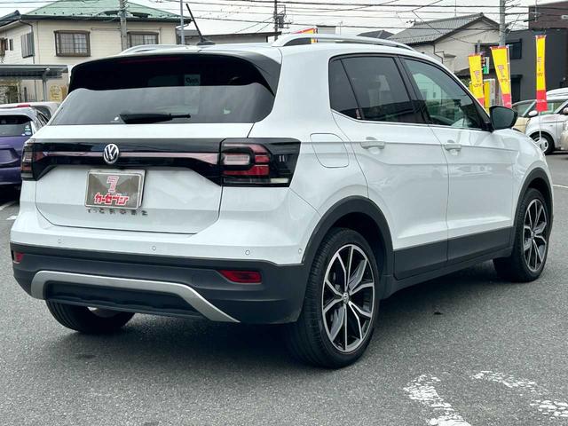 Ｔ－クロス ＴＳＩ　１ｓｔプラス　純正ナビ／ＡｐｐｌｅＣａｒＰｌａｙ／クリアランスソナー／バックカメラ／クルコン／衝突軽減／レーンキープ／横滑防止／置くだけ充電／Ｐアシスト／ＢＳＭ／前後ドラレコ／フルセグ／ＥＴＣ２．０／スマートキー（32枚目）