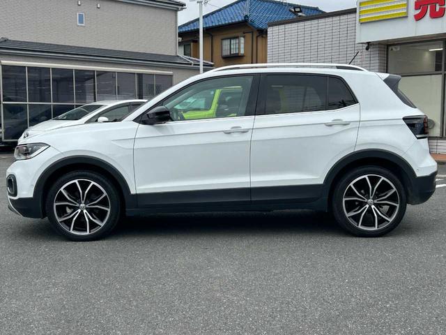 Ｔ－クロス ＴＳＩ　１ｓｔプラス　純正ナビ／ＡｐｐｌｅＣａｒＰｌａｙ／クリアランスソナー／バックカメラ／クルコン／衝突軽減／レーンキープ／横滑防止／置くだけ充電／Ｐアシスト／ＢＳＭ／前後ドラレコ／フルセグ／ＥＴＣ２．０／スマートキー（35枚目）
